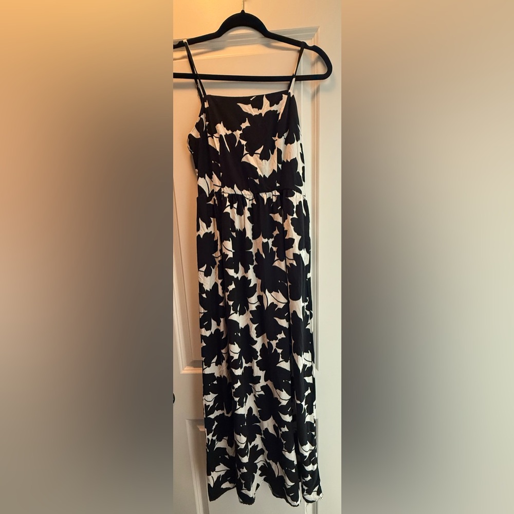 AUW Black and White Textured Fabric